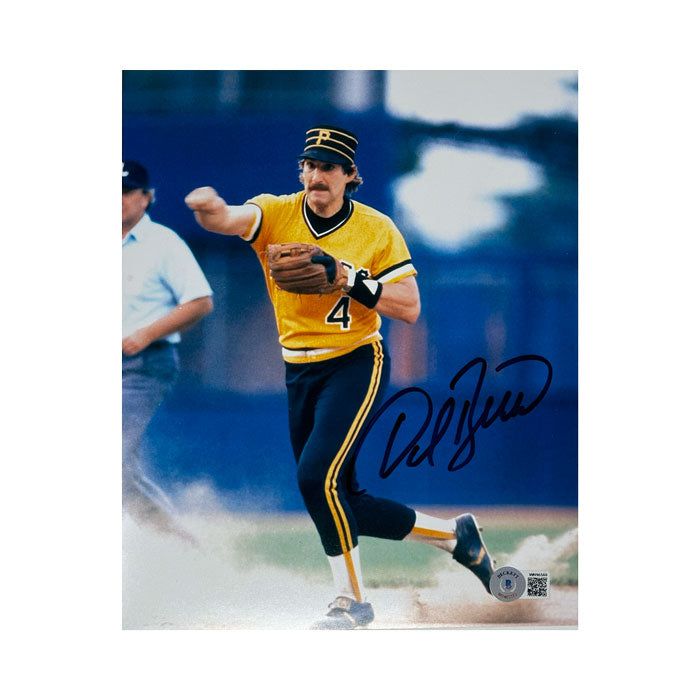 Dale Berra Signed Throwing 8x10 Photo