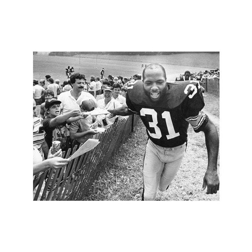 Donnie Shell at Camp B&W Unsigned 8x10 Photo