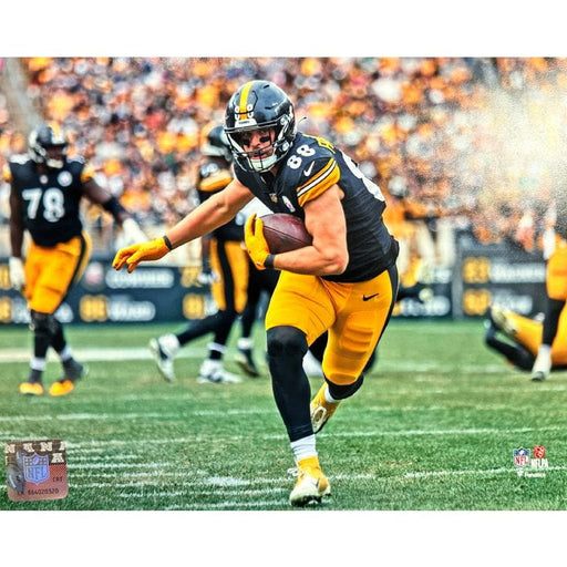 Pat Freiermuth Unsigned Running with Ball in Black 8x10 Photo