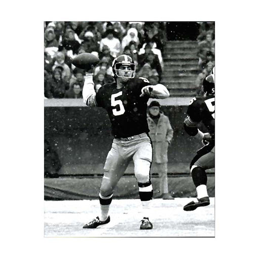 Terry Hanratty Throwing in Black & White Unsigned 8x10 Photo