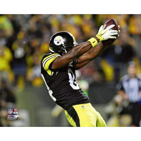 Antonio Brown In Black Hands Out On Ball Unsigned 8x10 Photo
