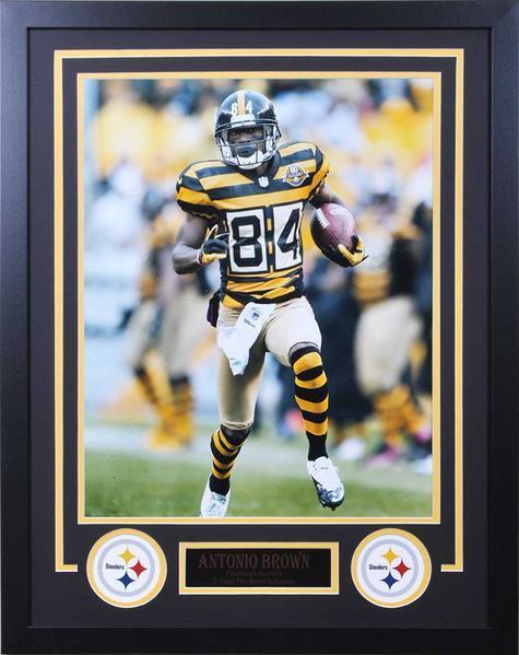 Antonio Brown Running in Bumblebee Jers. - 16x20 - Vertical Unsigned - Professionally Framed
