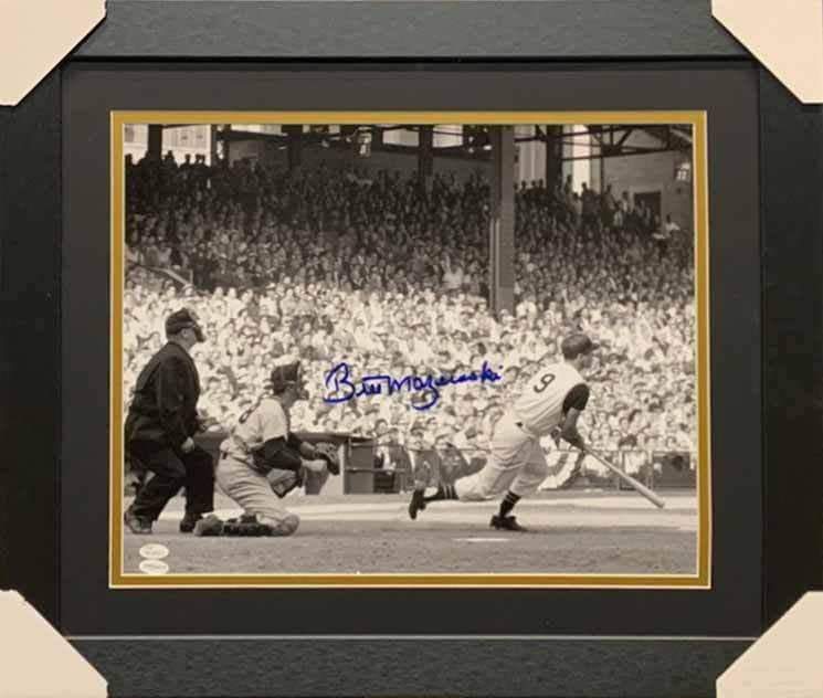 Bill Mazeroski Autographed 1960 World Series Bat Down 16X20 Photo - Professionally Framed