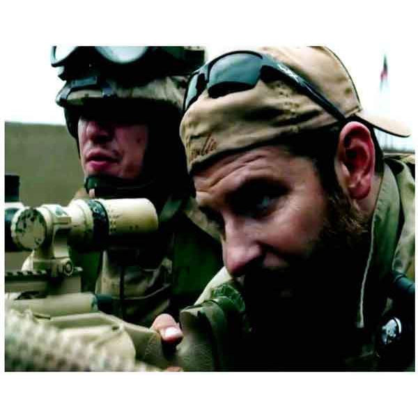 Fan Photo CELEBRITY Bradley Cooper (shooting) Unsigned American Sniper 8x10 Photo