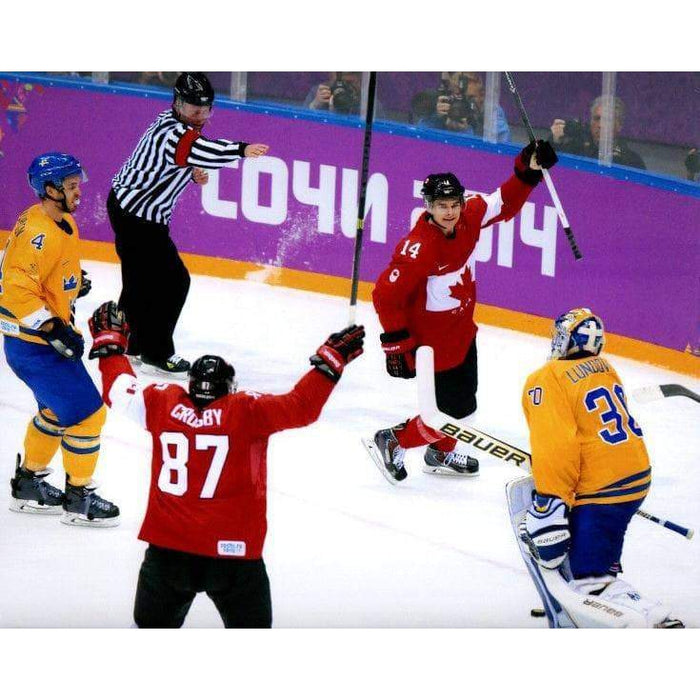 Chris Kunitz After Goal For Canada In Red Horizontal Unsigned 8X10 Photo