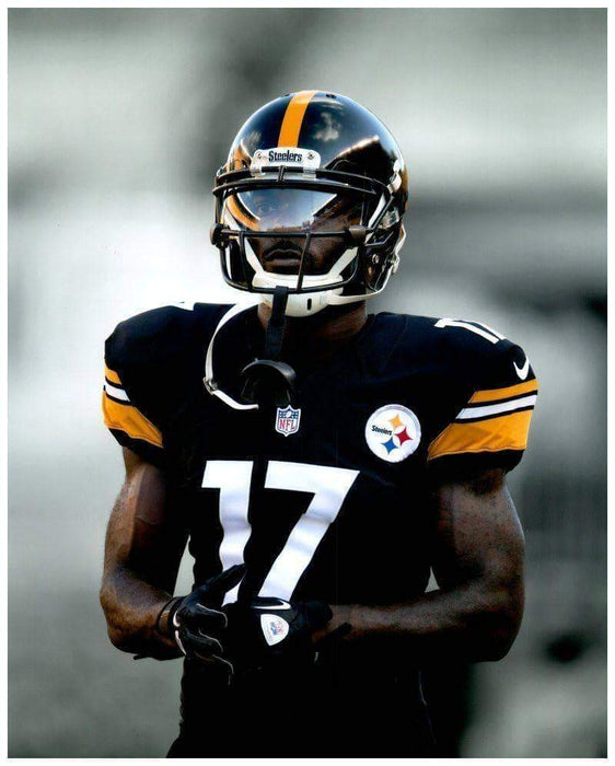 Eli Rogers Waist Up with Helm. On Unsigned 8x10 Photo