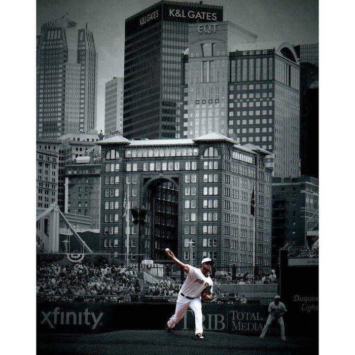 Gerrit Cole Spotlight Pitching With City Background Unsigned 8x10 Photo