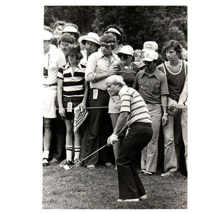 Jack Nicklaus Chipping In Front Of Crowd, Stripped Shirt Unsigned Old Time Photo