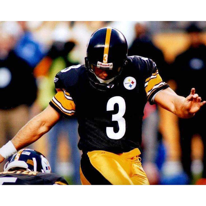 Jeff Reed Kicking In Black Close Up Unsigned 8X10 Photo