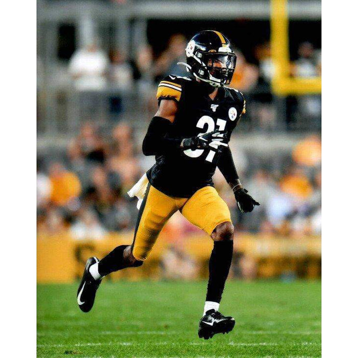 Justin Layne Running In Black Unsigned 8X10 Photo