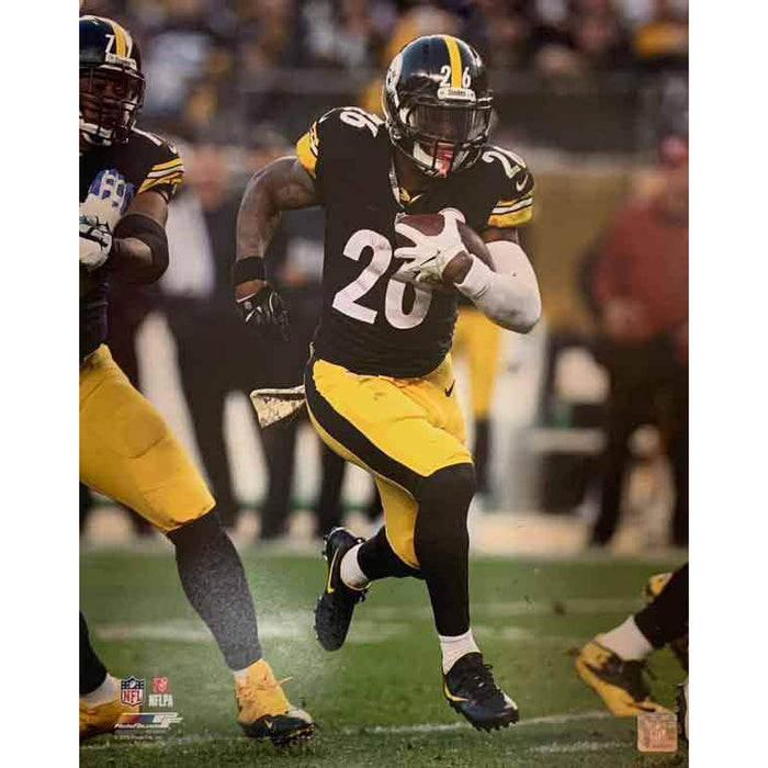 Le'Veon Bell Wearing Camo Towel Unsigned 16X20 Photo
