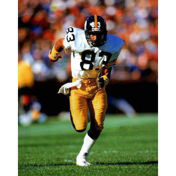 louis-lipps-running-in-white-