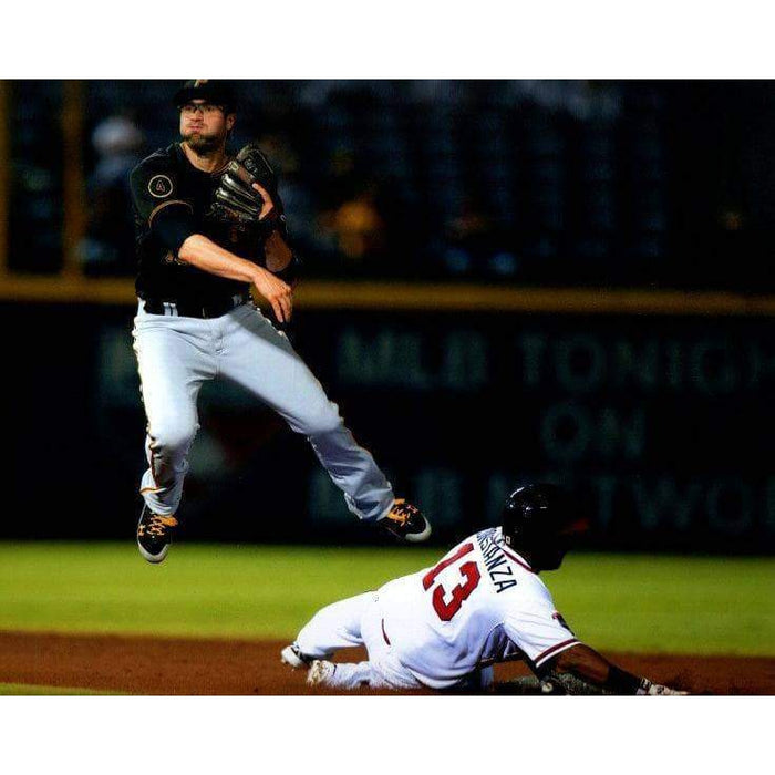 Neil Walker Throwing In Air Unsigned 8X10 Photo