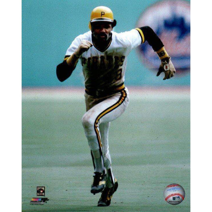 Omar Moreno Running In White Jersey Unsigned 8X10 Photo