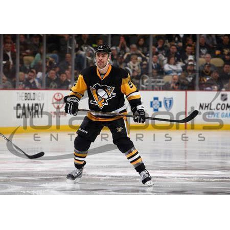 Pascal Dupuis Unsigned Ready Stance in Alternate Black/Gold Uniform Full Length 8x10 Photo