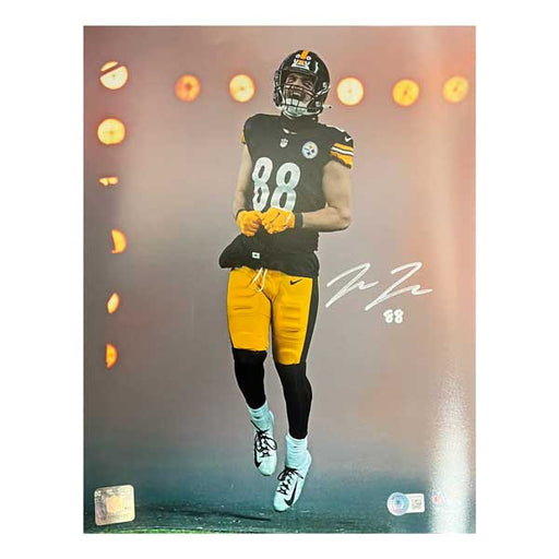 Kenny Pickett Pittsburgh Steelers Autographed 8 x 10 Throwing Photograph