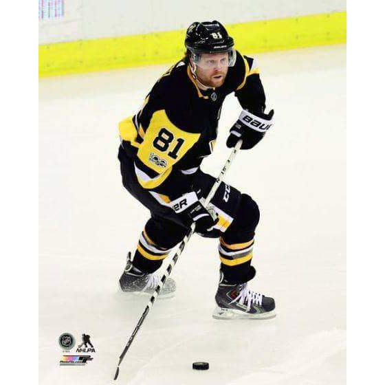 Phil Kessel Skating With Puck Unsigned 16X20 Photo