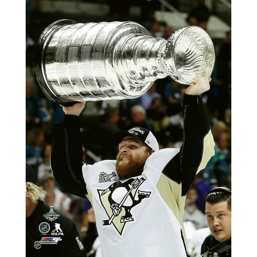 Phil Kessel Unsigned Raising 2016 Stanley Cup 16x20 Photo