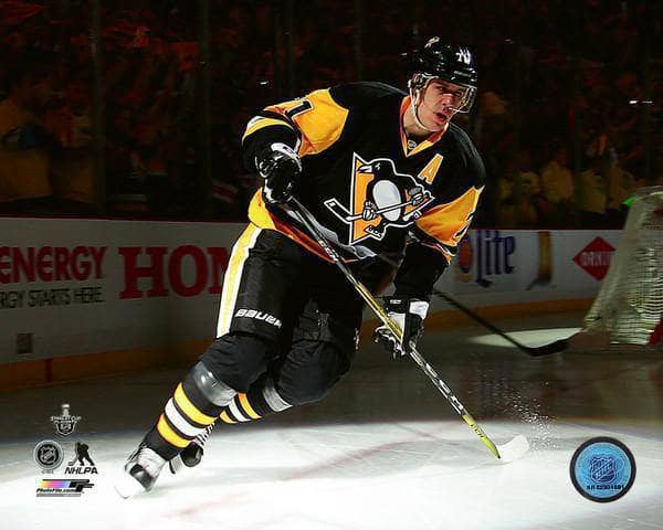 Pre-Sale: Evgeni Malkin Signed Skating Under Spotlight 8x10 Photo