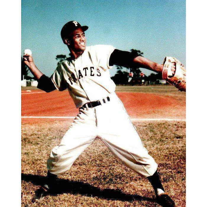 Roberto Clemente Throwing Ball In White Unsigned 16X20 Photo