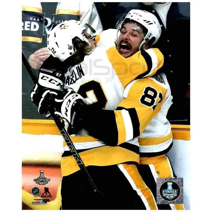 Sidney Crosby Hugging Carl Hagelin 2017 Stanley Cup Finals 8x10 - Unsigned