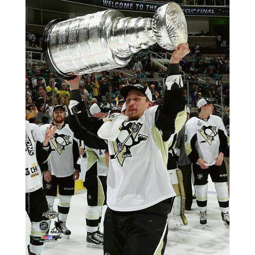 Steve Olesky 8x10 Raising Cup 2016 - Unsigned