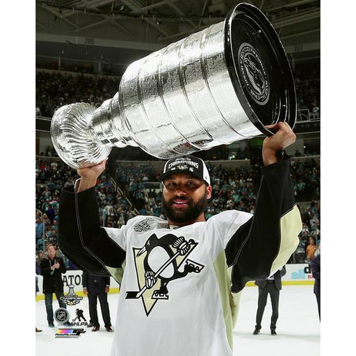 Trevor Daley 8x10 Raising Cup 2016 - Unsigned