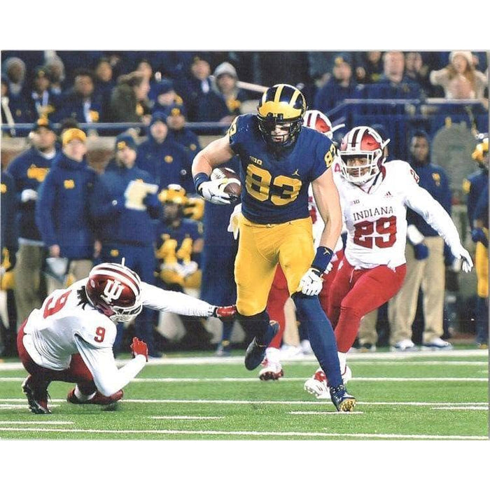 Zach Gentry Running with Football at Michigan Unsigned 8X10 Photo